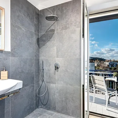 Caruso 5 By Villasandco Rentalsorrento Appartement